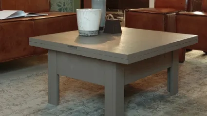 Tavolino Fast apribile in legno massello laccato di Devina Nais