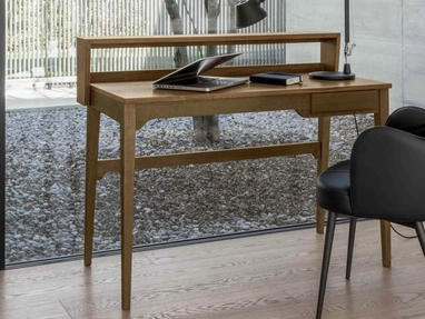 Scrittoio in legno Pad di Compar Italia