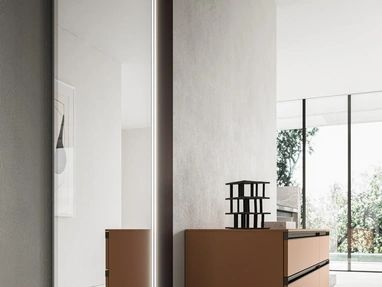 Specchiera Maia con fascia laterale in melaminico con luce a LED di SantaLucia