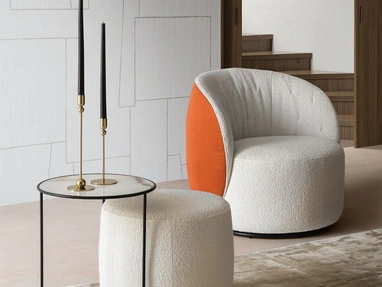 Tavolino Jarvis con top in gres calacatta e base in metallo di Le Comfort