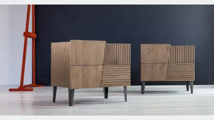 Comodino Design in Rovere massello laccato Verde di Devina Nais