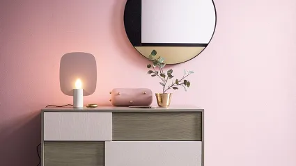 Comò Side in legno di Rovere con finiture diverse di Devina Nais