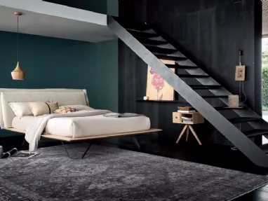 Letto con giroletto in legno e testiera in tessuto Diamante di Alta Corte