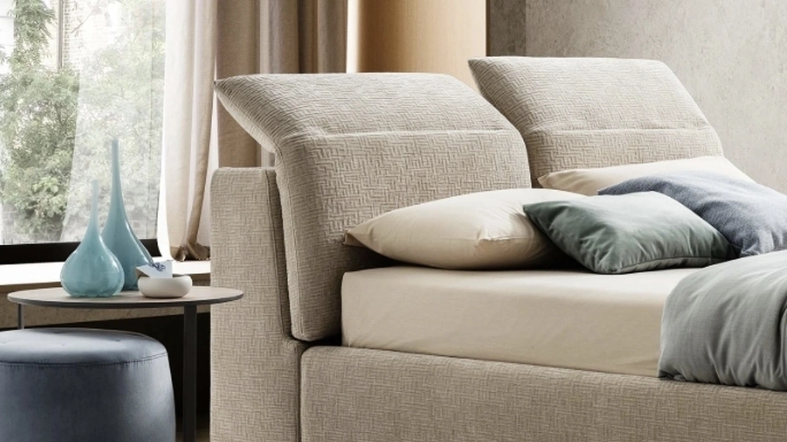 Letto in tessuto imbottito con testiera reclinabile Apollo di Le Comfort