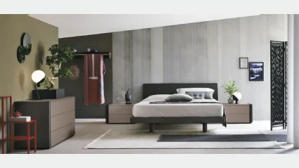 Letto con testiera Clio in legno rovere moka di Tomasella