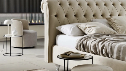 Letto classico in pelle imbottito con testiera trapuntata Raffaello di Le Comfort