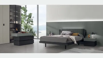 Letto con testiera rivestita in ecopelle Roxy di Tomasella