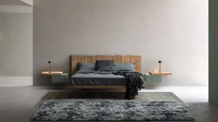 Letto in massello di Rovere con testiera sospesa Urban Ranch Slim di Devina Nais