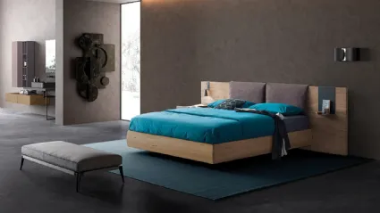 Letto Zen Bold Grey in legno di Rovere con testiera arricchita da due cuscini in tessuto imbottito di Devina Nais