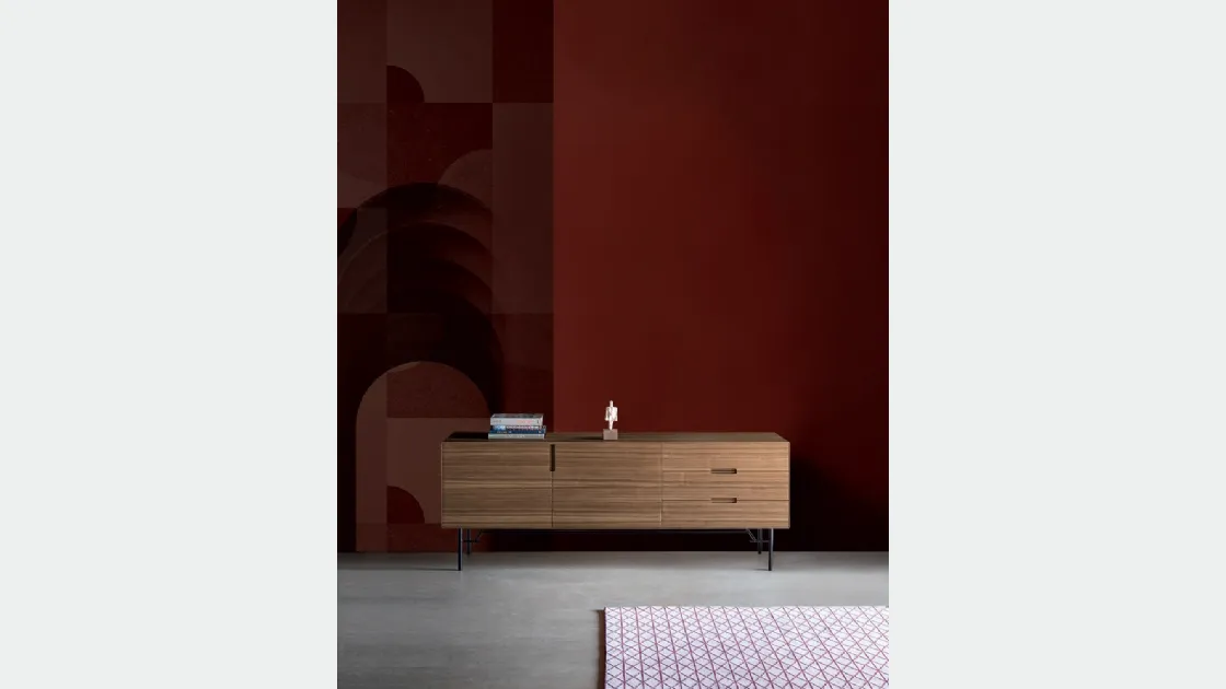Madia Elegance in noce con piedini in metallo di Icon's