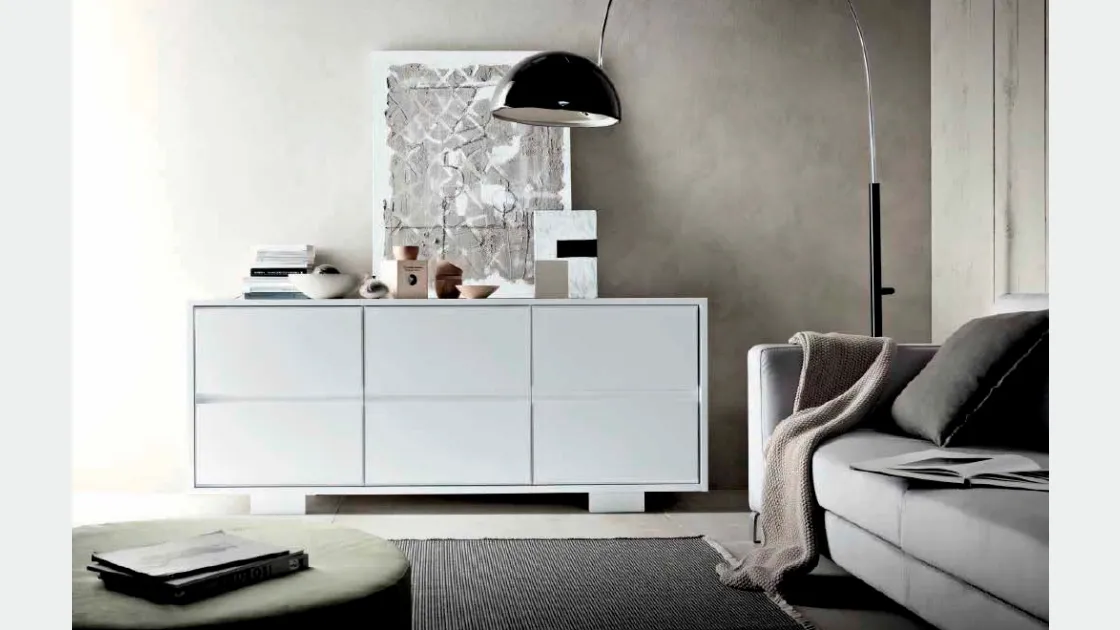 Madia a tre ante in laccato bianco opaco Living di FGF Mobili