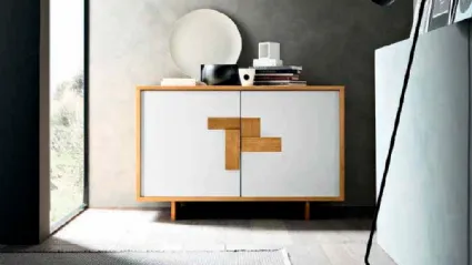 Madia Swing Snow a due ante in laccato e legno di FGF Mobili