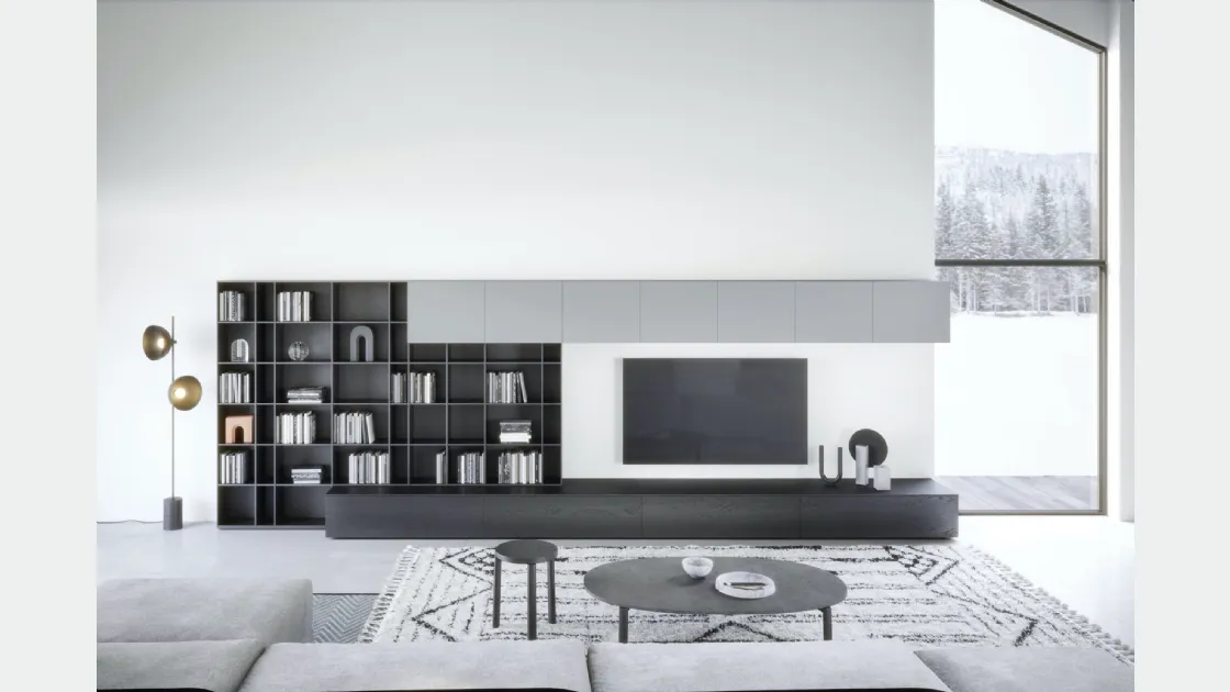 Parete attrezzata con libreria Wall 12 01 in laccato opaco di Novamobili