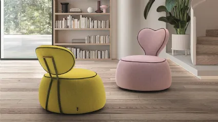 Poltroncine Love e Story in tessuto con maniglia e rotelle a scomparsa per essere facilmente spostate di Felis