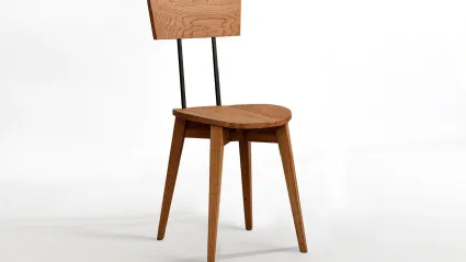 Sedia SD240 in Rovere massello di Devina Nais