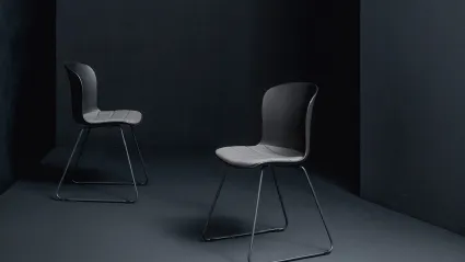 Sedia Tokyo di Devina Nais