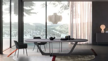 Tavolo Cosmopolitan con piano e base in Rovere massello di Devina Nais