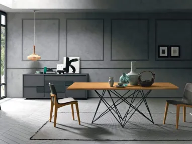 Tavolo Trendy in legno con base in metallo di FGF Mobili