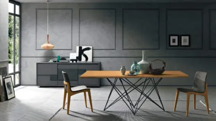 Tavolo Trendy in legno con base in metallo di FGF Mobili
