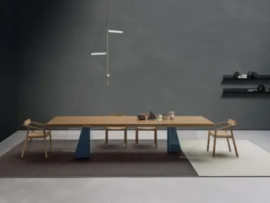 Tavolo M3 in legno massello di Rovere con base in ferro e vetro Devina Nais
