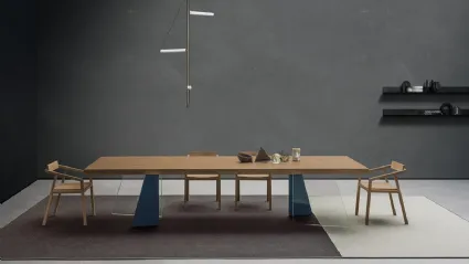 Tavolo M3 in legno massello di Rovere con base in ferro e vetro Devina Nais