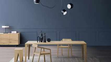 Tavolo Smart in legno massello di Rovere di Devina Nais