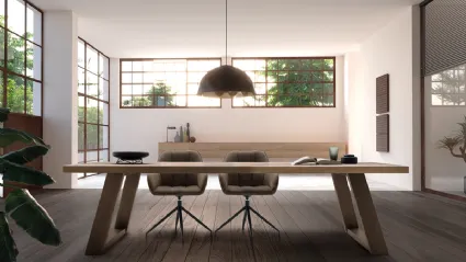 Tavolo Wood in legno massello di Rovere con base in ferro di Devina Nais