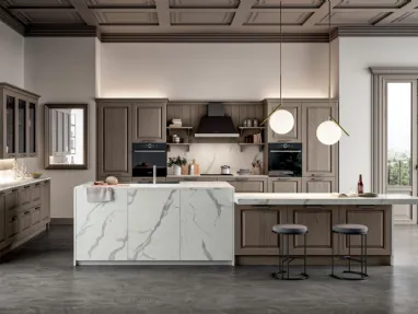 Cucina Classica con isola Romantica 01 in laccato a poro aperto e laminato HPL Tosca di Gentili Cucine